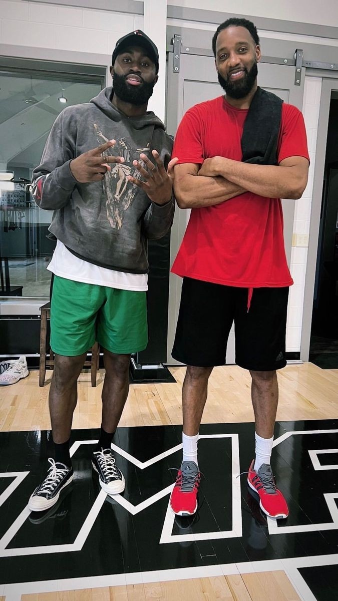 kaiyun-杰伦·布朗：麦迪是我的儿时偶像和导师 休赛期经常和他待在一起